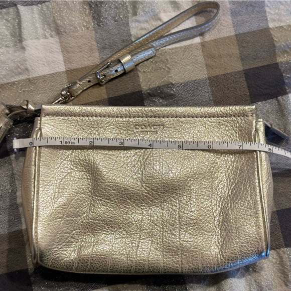 Coach silver metallic leather wristlet with tassels - Picture 4 of 5